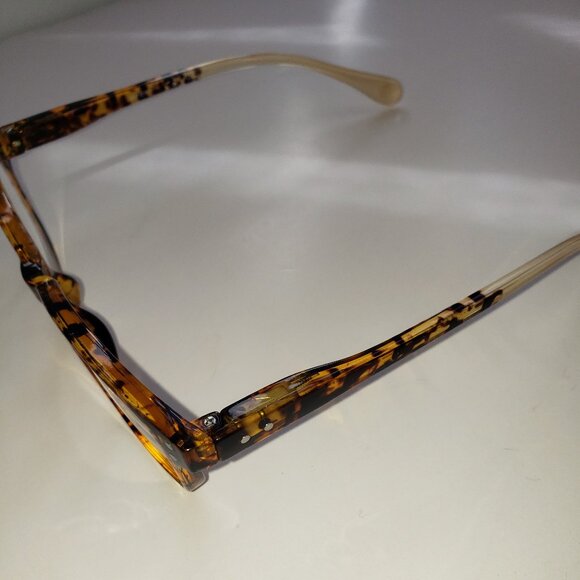 Tortoise Shell Women's Glasses - Picture 3 of 9